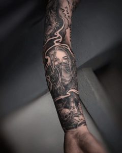 Black and Grey Tattoo Artist 41